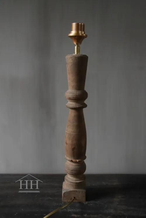 Houten balusterlamp Aura Peeperkorn (01)