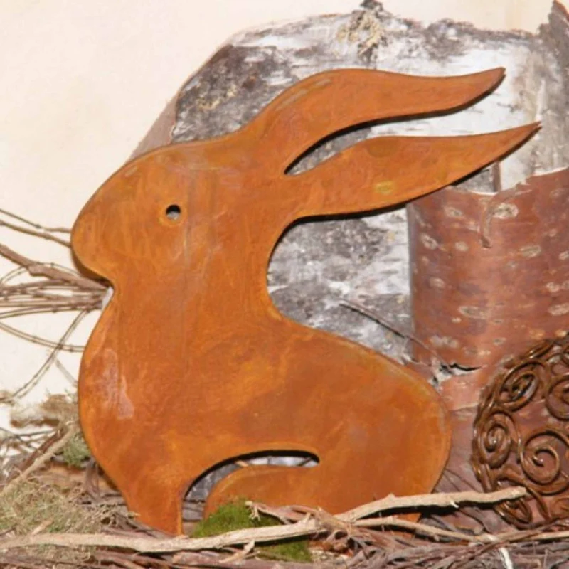 Osterhase Ulla aus Edelrost im Shabby-Chic-Stil