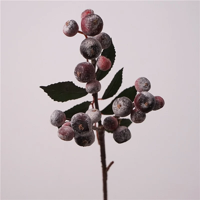 Künstlicher Beeren-Zweig 45 cm, Rote Ilex Beeren gefrostet, Dekozweig für Vase, Herbstdeko, Weihnachten & Floristik-Bedarf