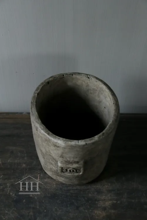 Betonnen pot M