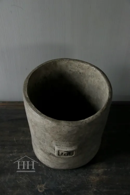 Betonnen pot L