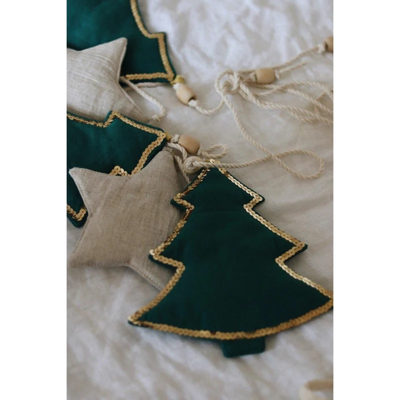 Girlande mit Weihnachtsbäumen und Sternen, Baumwolle und Leinen