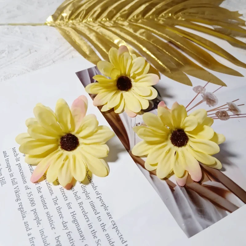 Gänseblümchen Blumenköpfe 7cm, Täuschend Echte Seidenblumen zum Basteln, DIY Kunstblumen für Hochzeit, Gestecke, Floristik | Mengenrabatte