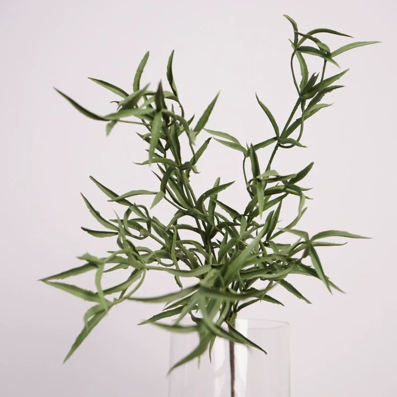 Künstlicher Rosmarin Zweig 44cm, Naturgetreue Kunstpflanze für Dekoration, Gestecke & Floristik, Hochwertiger Deko-Zweig für Zuhause, Hochzeit, Gastronomie