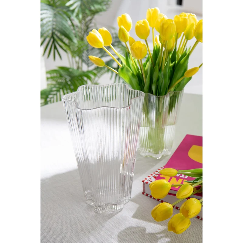 Vase Clara, transparentes Glas in Klein