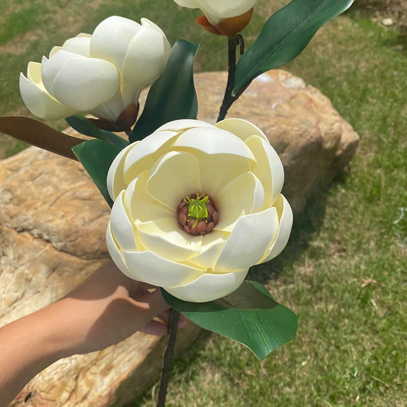 Faux Magnolienblüten, 70 cm, Real-Touch PU, 4 Farben – ideal für Hochzeiten, Wohnräume & Cafés