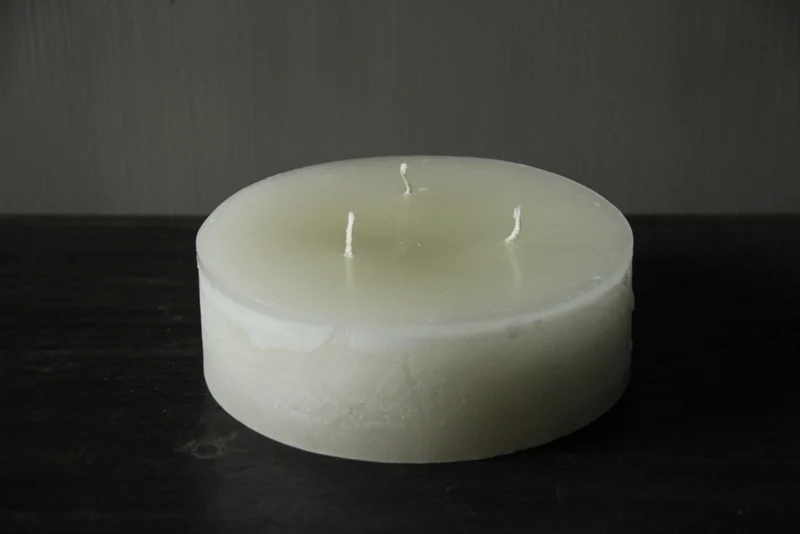 Grote drijfkaars off white