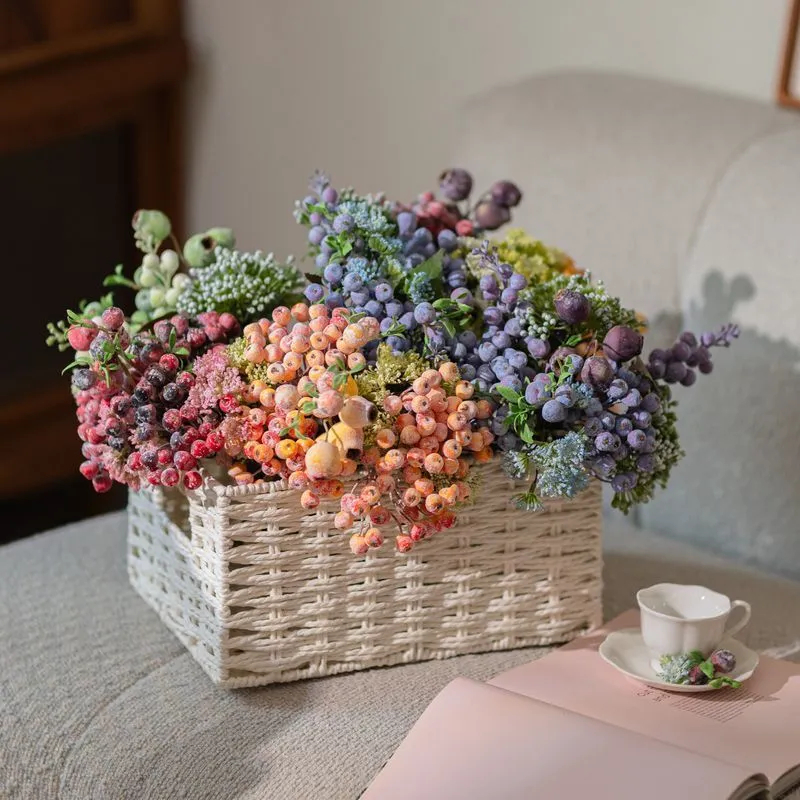 Künstlicher Beerenstrauß 33cm, Realistischer Deko Zweig mit Früchten, für Vase, Herbstdeko & Gestecke, langlebige Kunstblumen