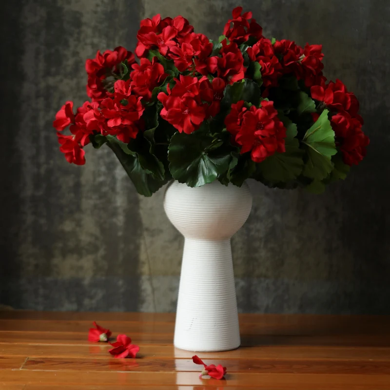 Geranienbusch künstlich UV-beständig – 43 cm, Premium Real-Touch – täuschend echte Kunstblumen für Balkon, Vase & Hochzeitsdeko
