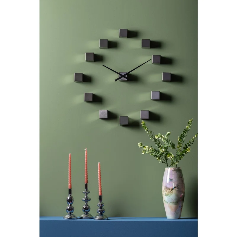 Wanduhr zum Selbermachen in kubischer Form, Metalloptik