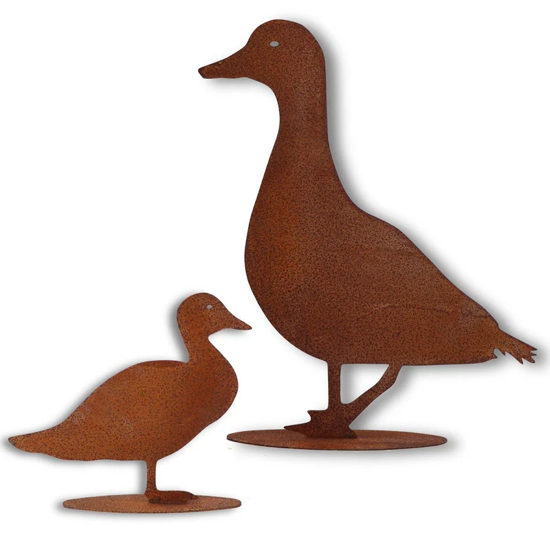 Rost-Ente auf Bodenplatte – Edelrost-Gartenfigur