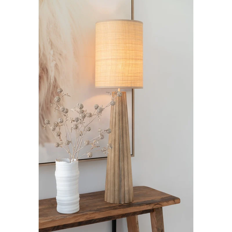 Tischlampe aus Holz in Naturoptik