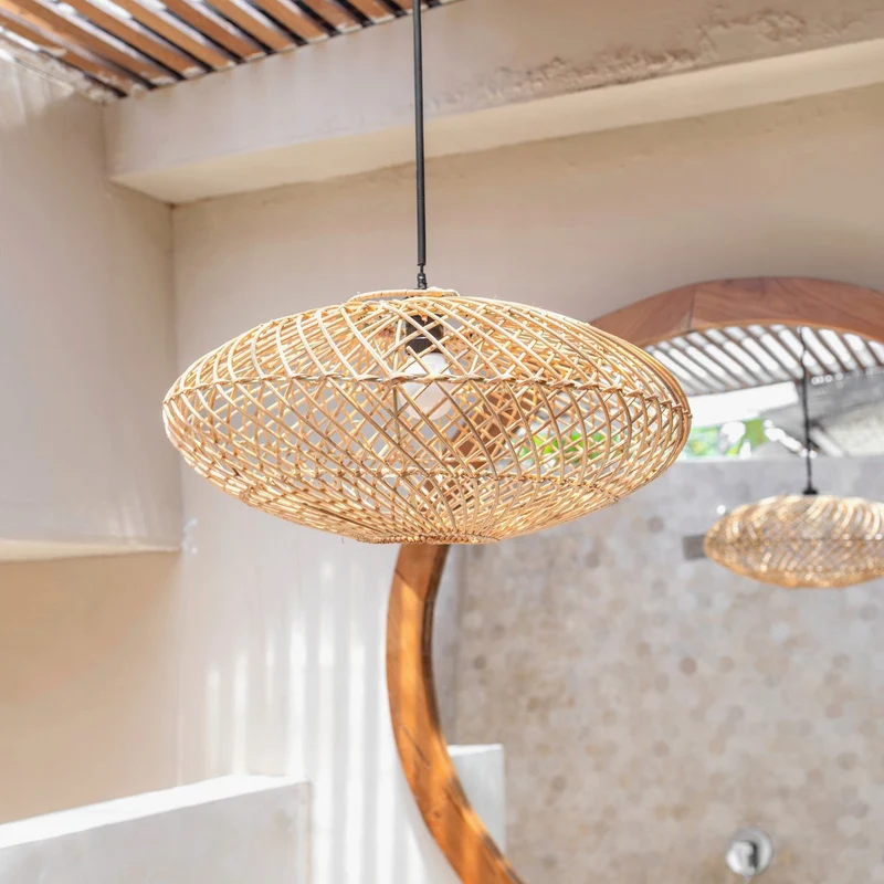 ARANA Hängelampe aus Rattan mit flachem Lampenschirm