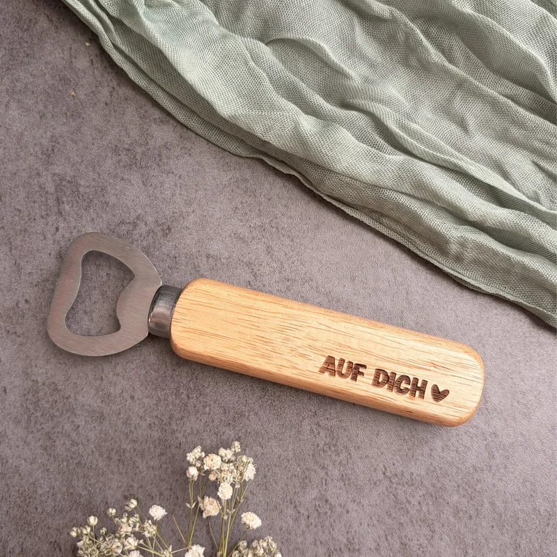 Flaschenöffner "Auf dich" aus Holz und Edelstahl