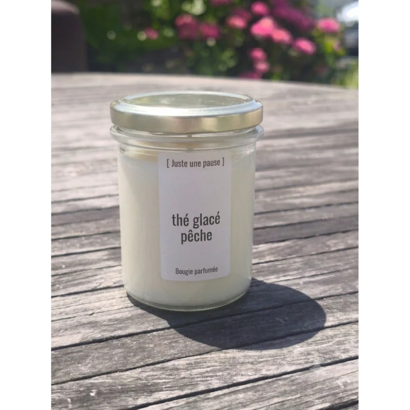 Pfirsich-Eistee gegossene Kerze