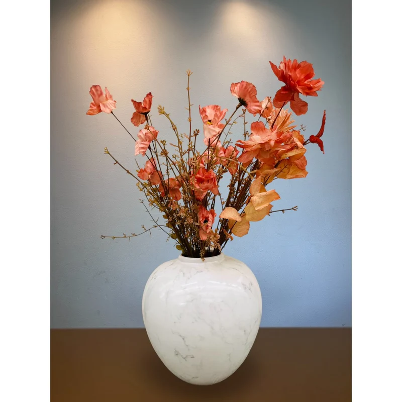 Seidenblumen im Ingwerglas