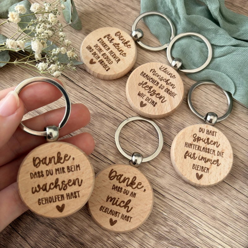 Abschiedsgeschenk: Schlüsselanhänger aus Holz