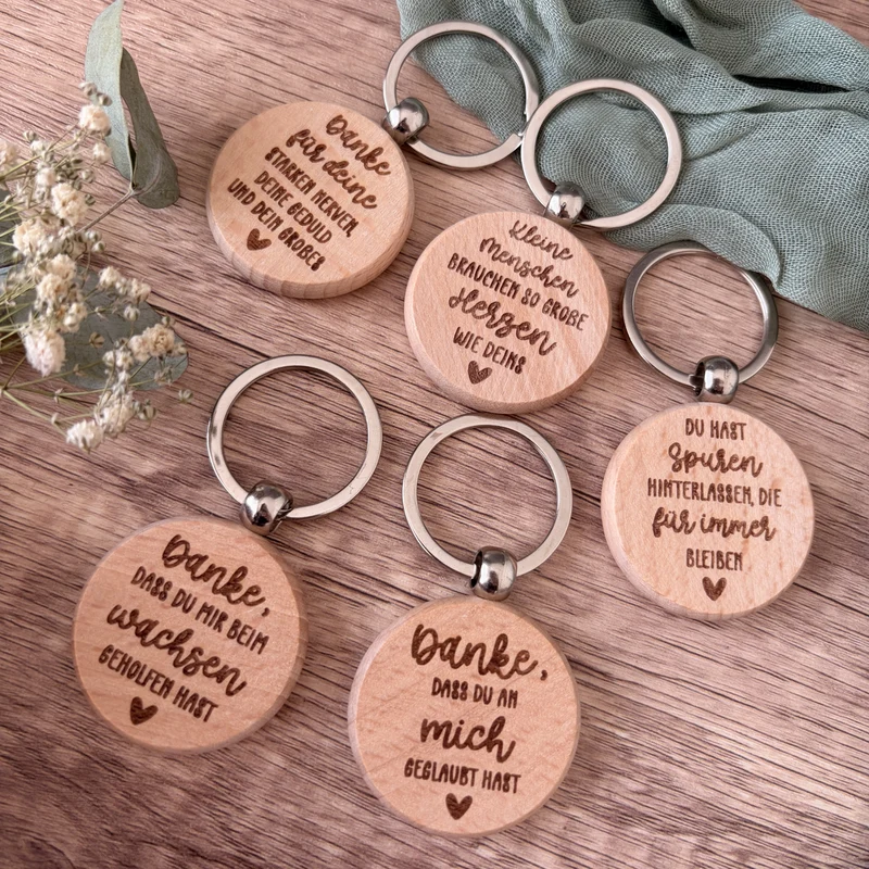 Abschiedsgeschenk: Schlüsselanhänger aus Holz