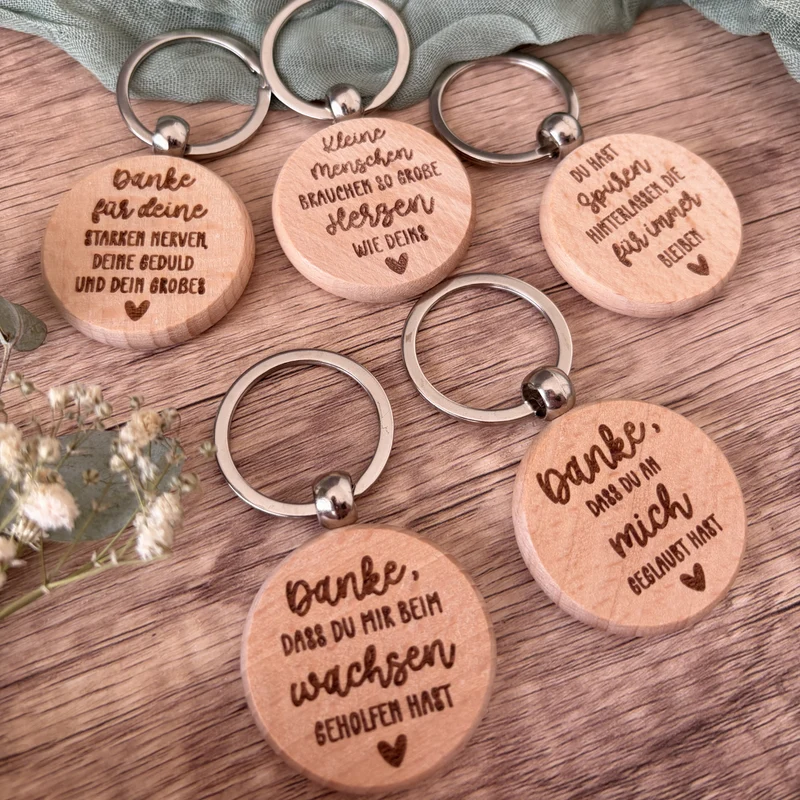 Abschiedsgeschenk: Schlüsselanhänger aus Holz