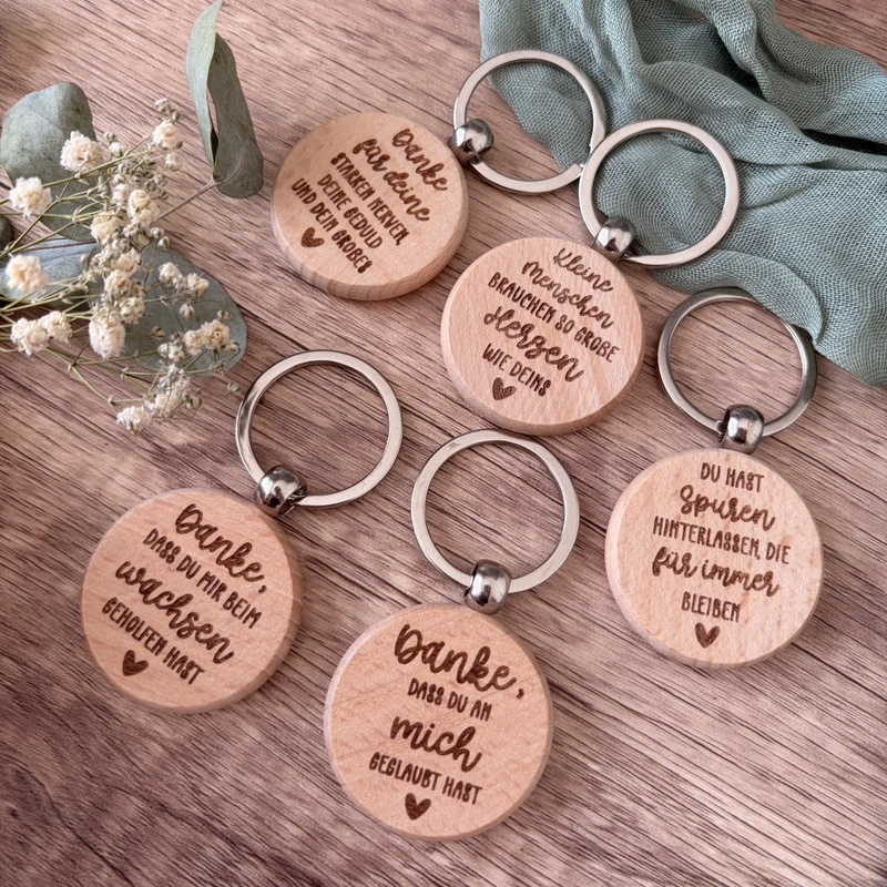 Abschiedsgeschenk: Schlüsselanhänger aus Holz