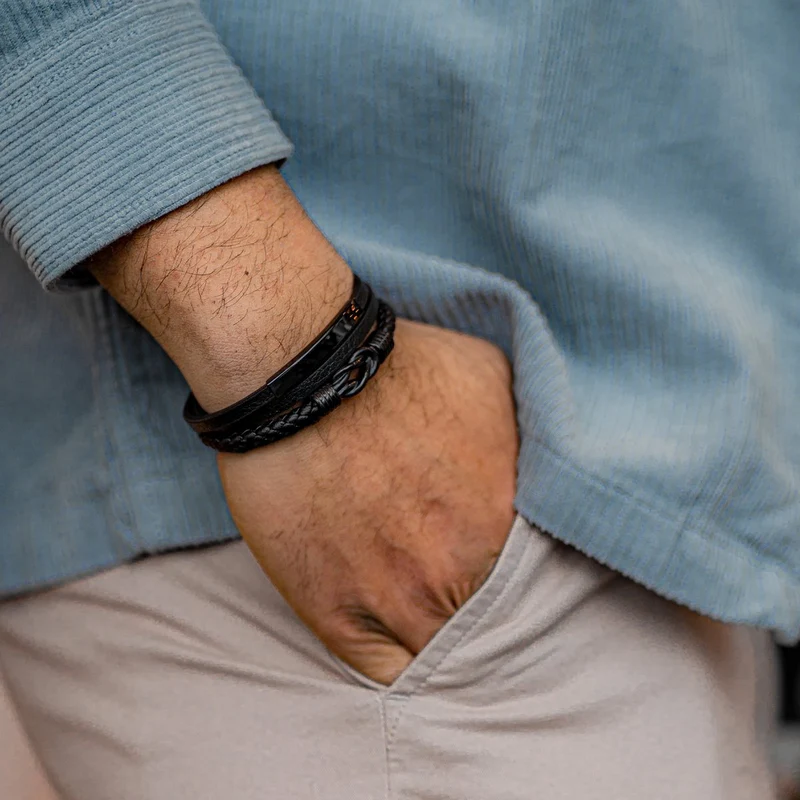 Lederarmband mit Magnetverschluss aus Edelstahl