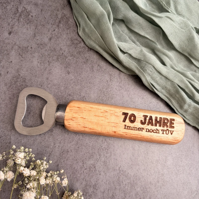 Gravierter Flaschenöffner zum runden Geburtstag