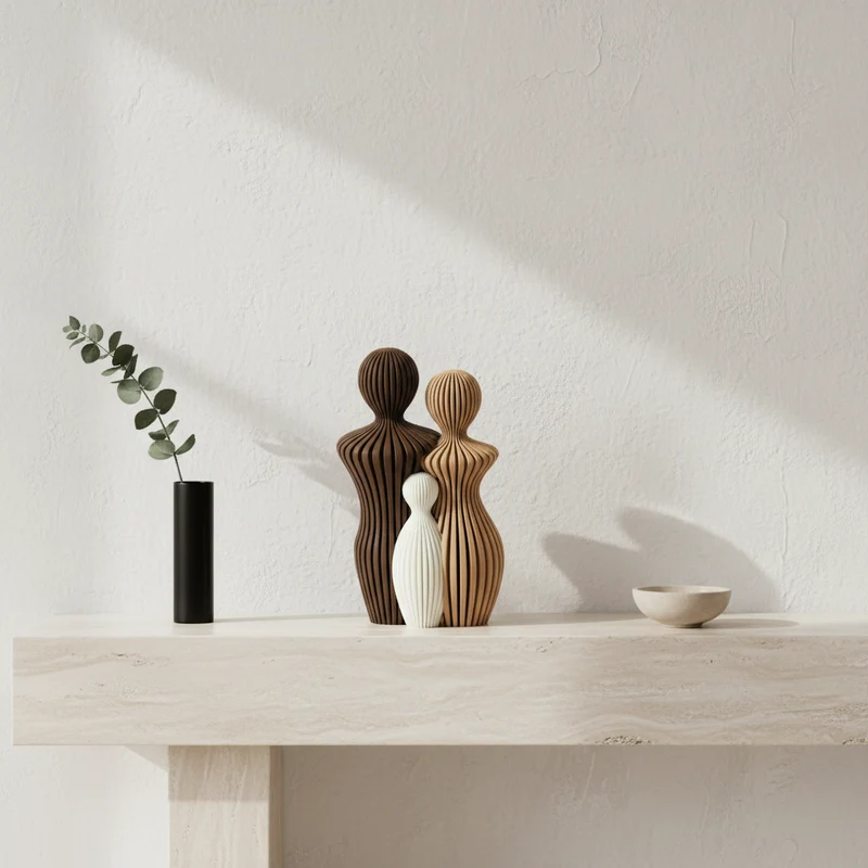 Familienfiguren-Skulptur fürs Regal