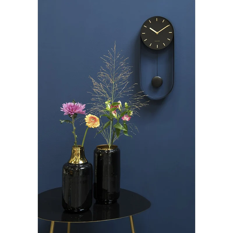Pendel-Wanduhr Charm in Schwarz mit Goldakzenten