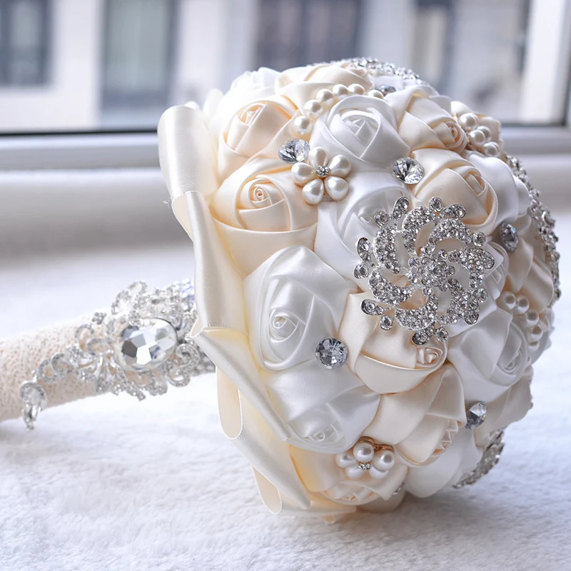 Künstlicher edler Satin-Rosen-Brautstrauß mit Perlen für Hochzeiten