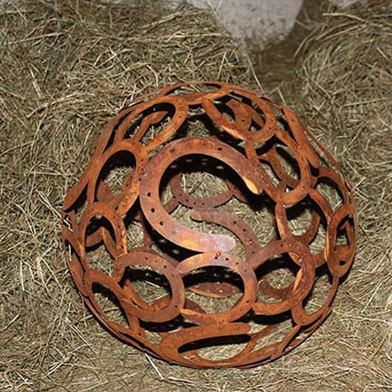 Rostige Hufeisen Kugel | Ø 40 cm | Edelrost Gartendeko