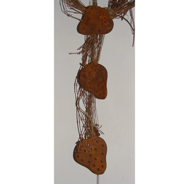 Erdbeere zum Hängen | Edelrost Fensterdeko | 13 cm x 10 cm
