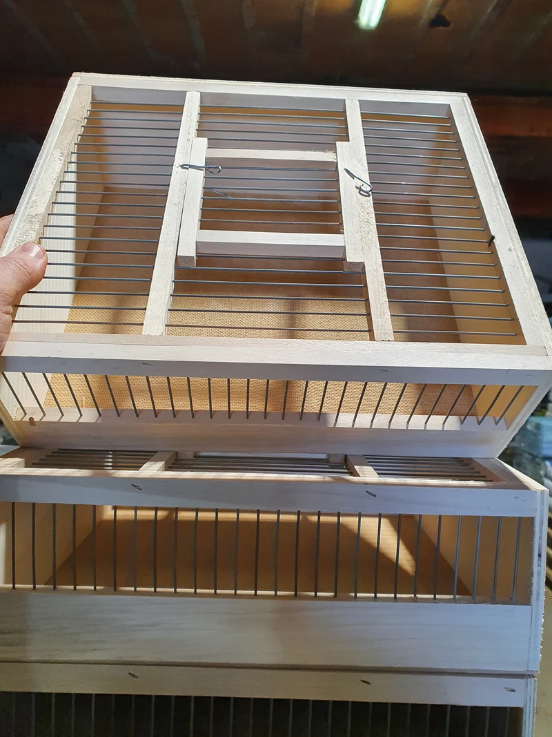 Einzelne Transportkiste aus Holz 35x31x11